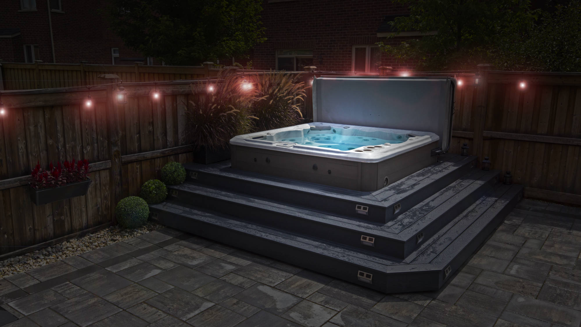 3 steps to the hot tub at night